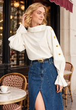 Carregar imagem no visualizador da Galeria, Melania Shirt — Parisian café close editorial — 20261010