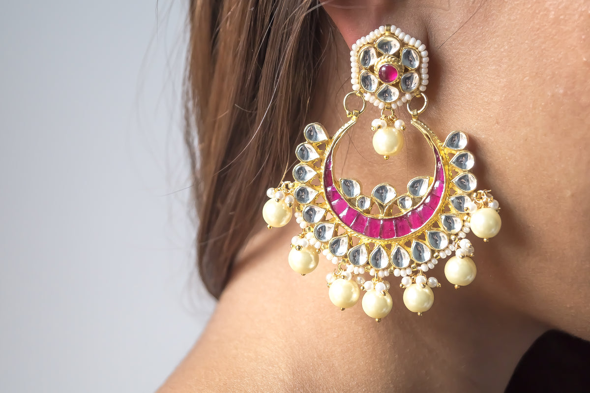 What is kundan: the stone of india