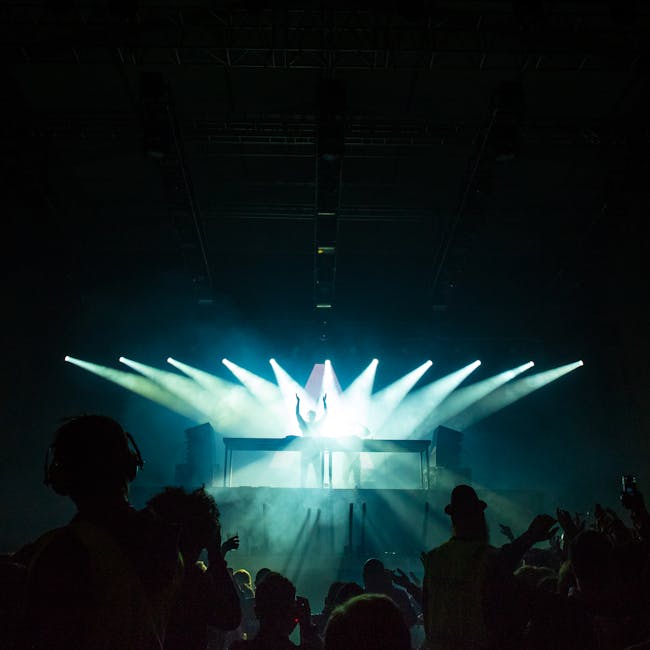 Pareos in pop culture: influences from movies and music