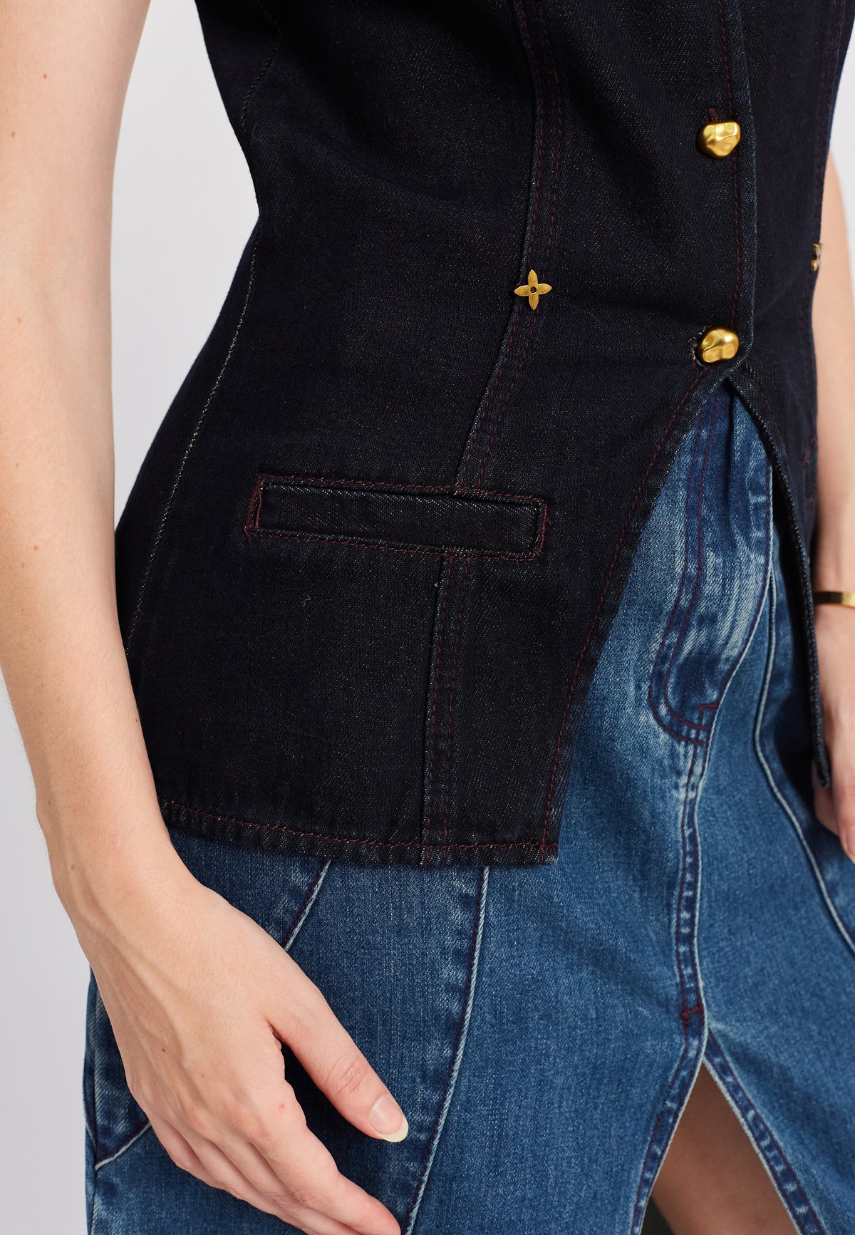 Vasca vest