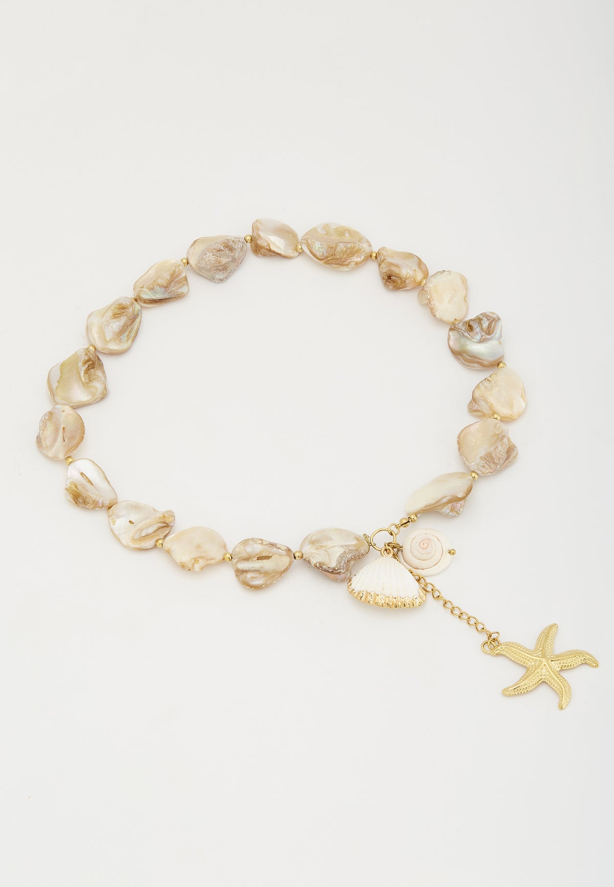 Elva white necklace