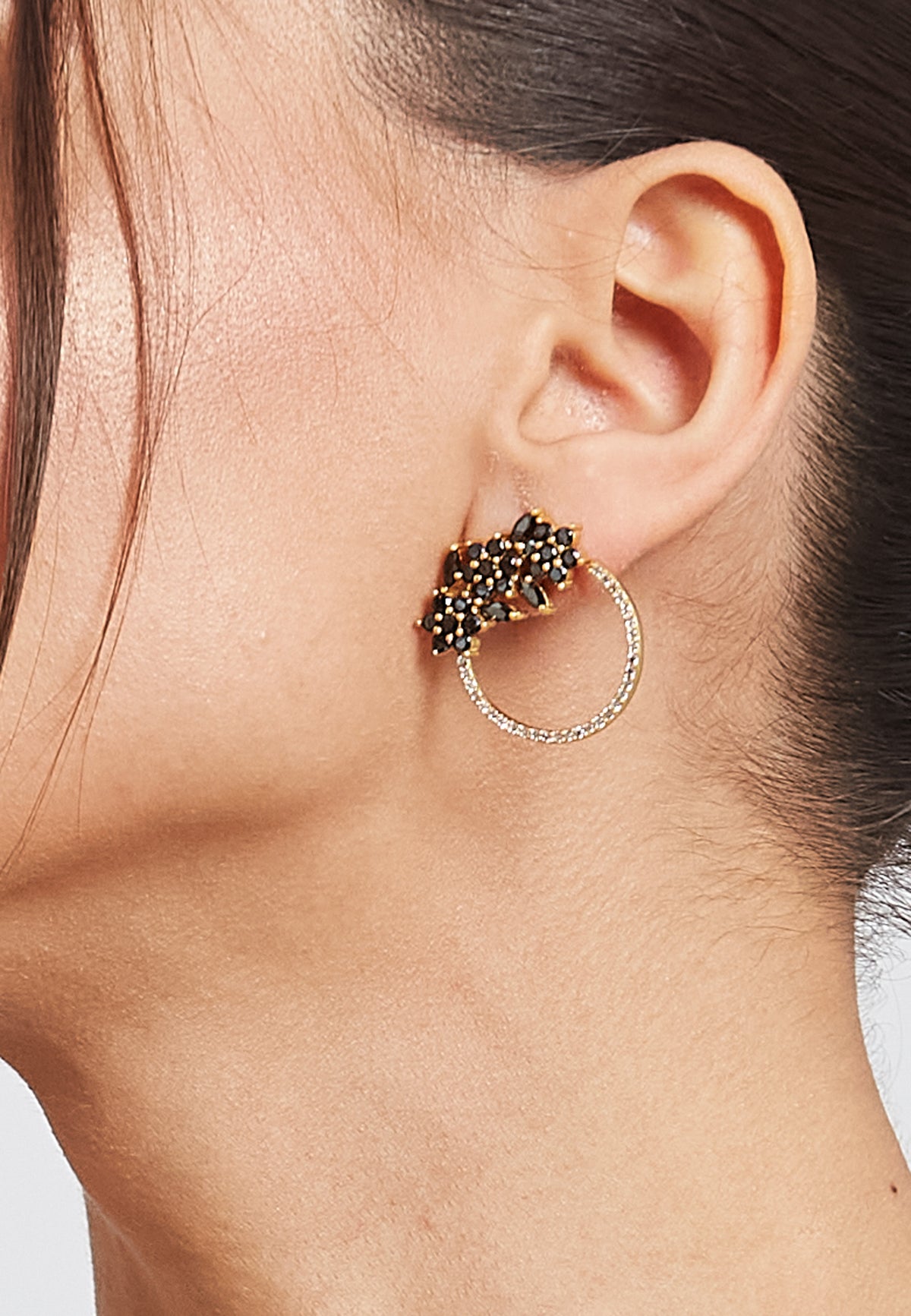 Golden salamander black earrings