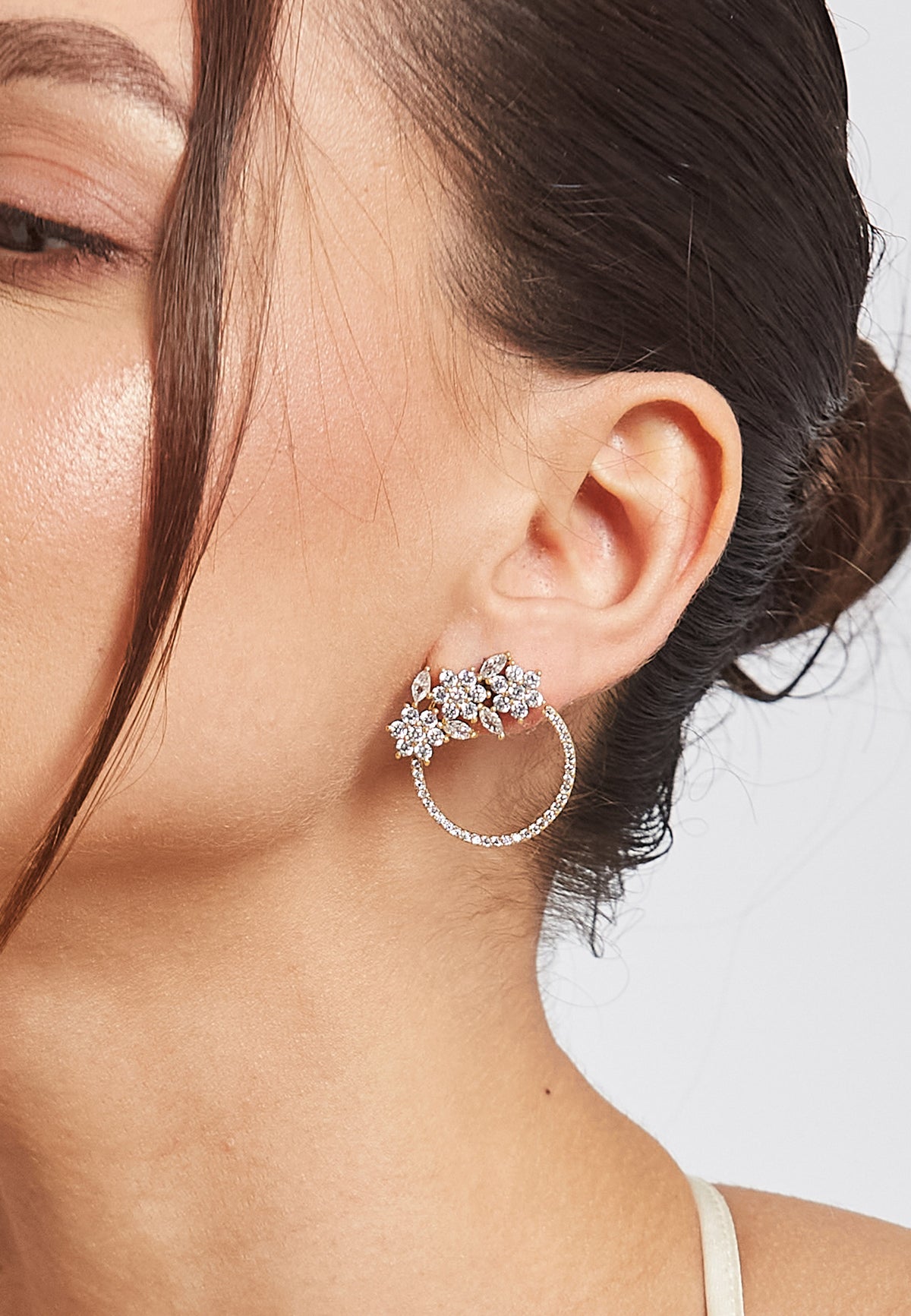 Golden salamander white earrings