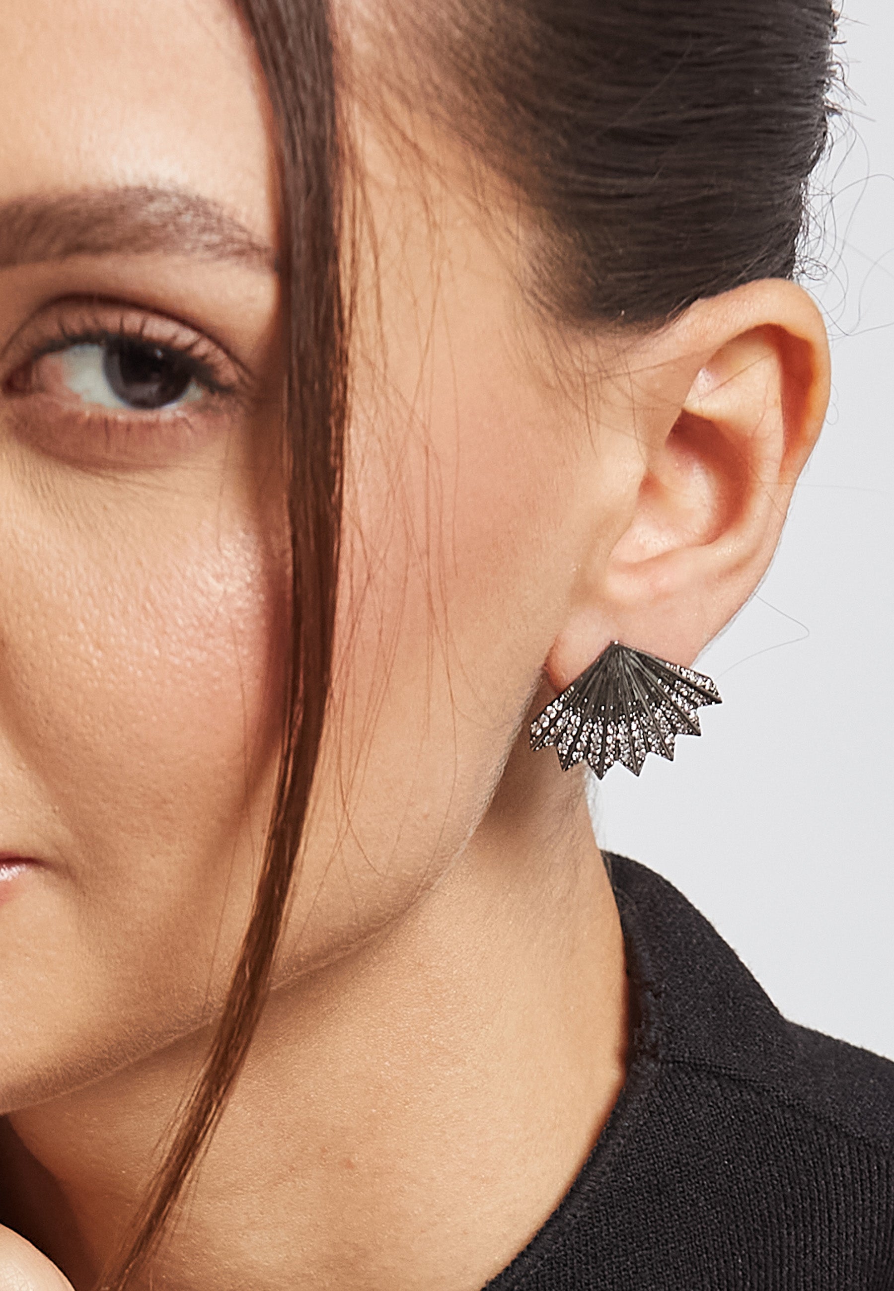 Mini-Abanicho Black Earrings