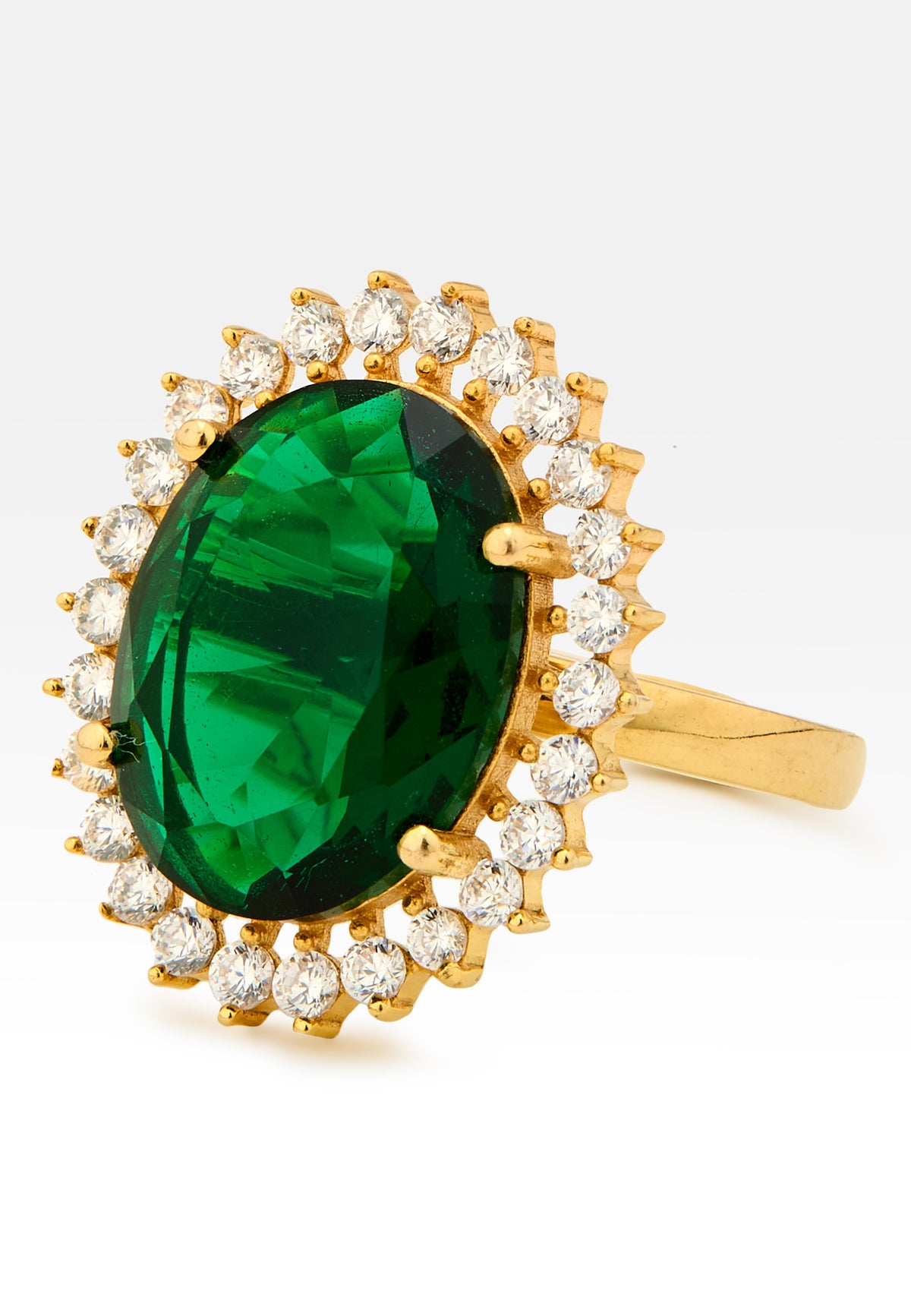Beauty green ring