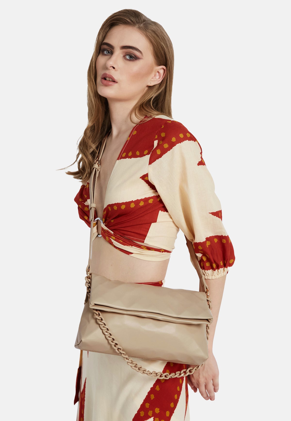 Chain shoulder bag