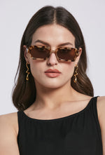 Load image into Gallery viewer, Mirra Sunglasses
