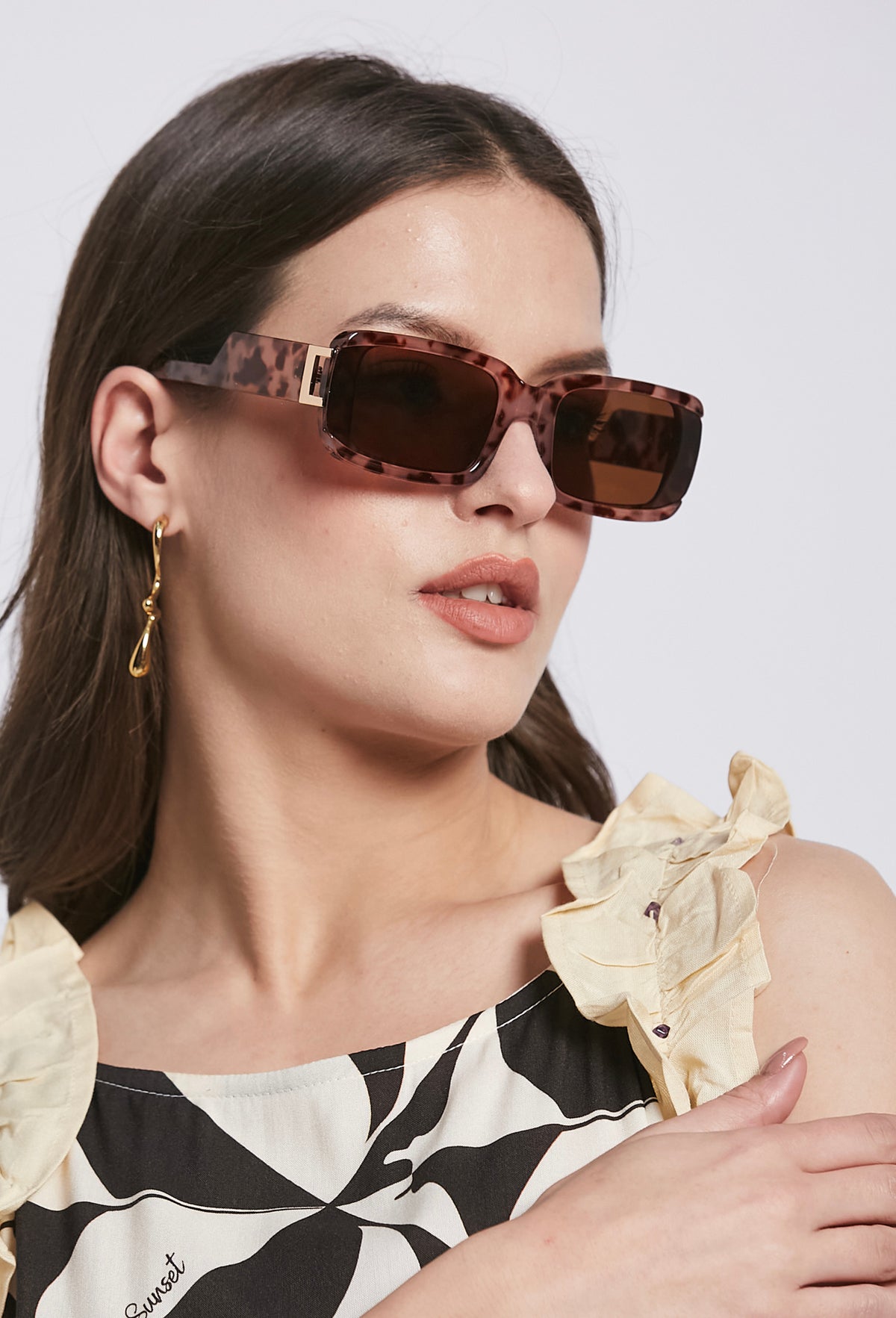 Evania dark sunglasses