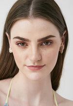 Carregar imagem no visualizador da Galeria, Bunny Earrings
