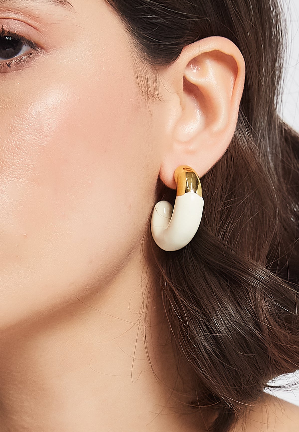 Nara White Earrings