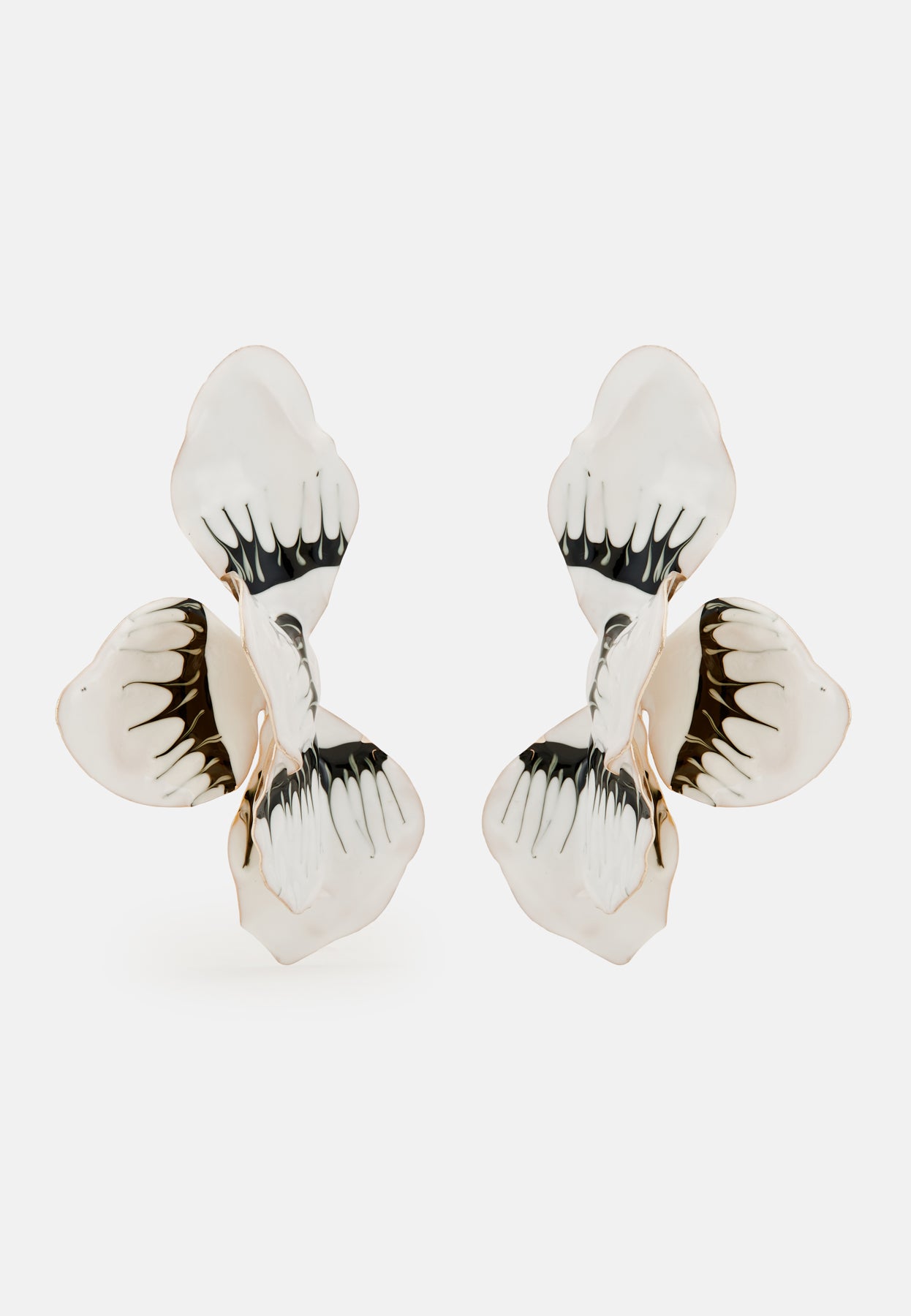 Luma White Earrings