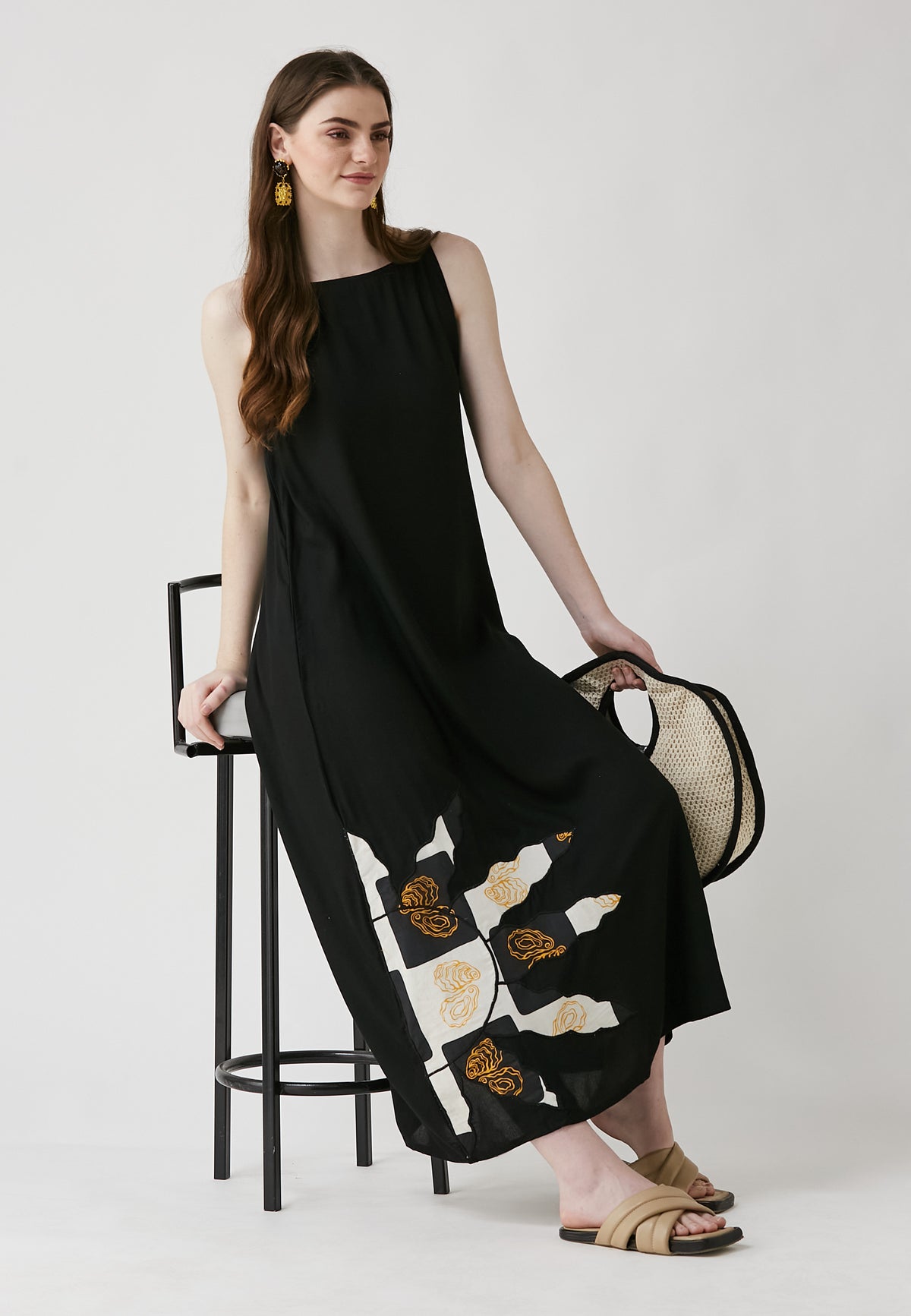 Alani schwarzes kleid