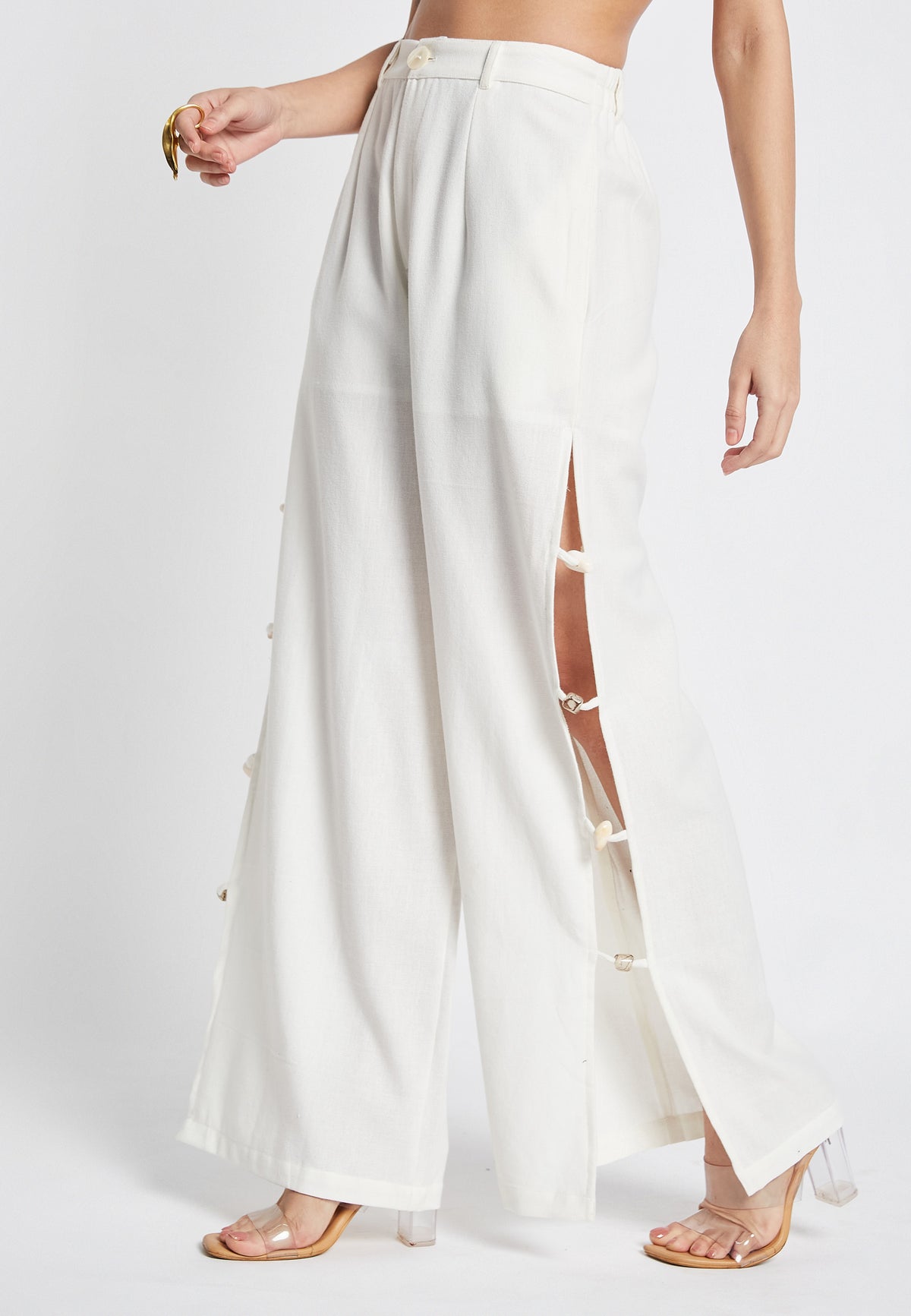Citrus white trousers
