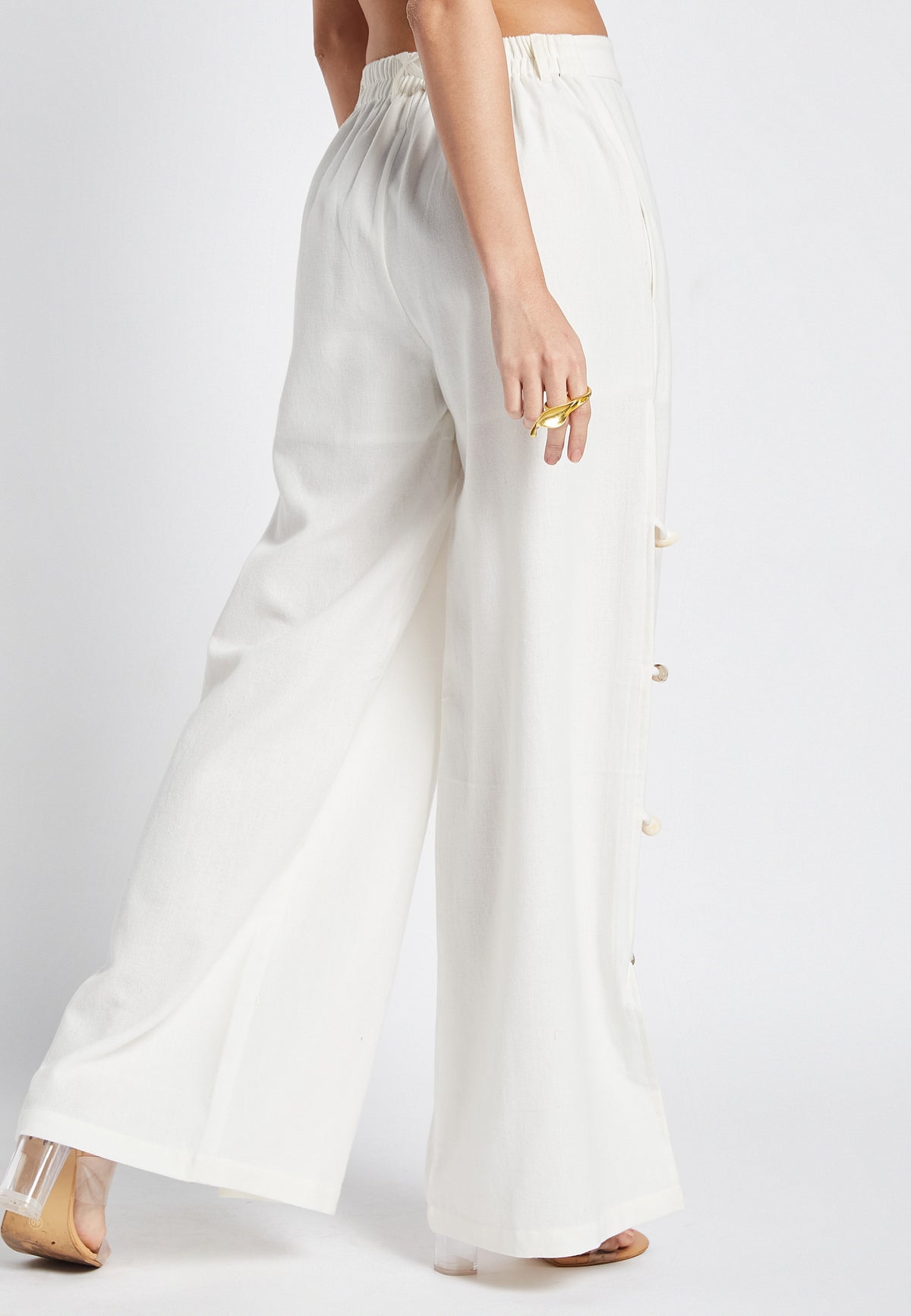 Citrus white trousers