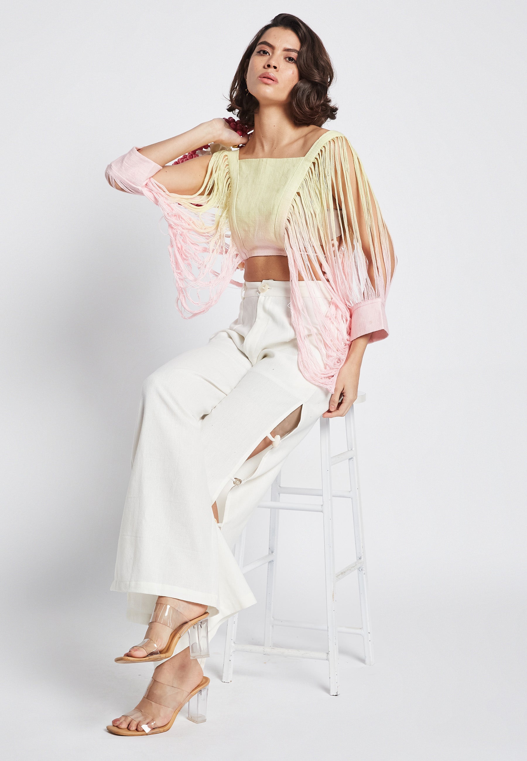 Tapa de lima iluminada por el sol