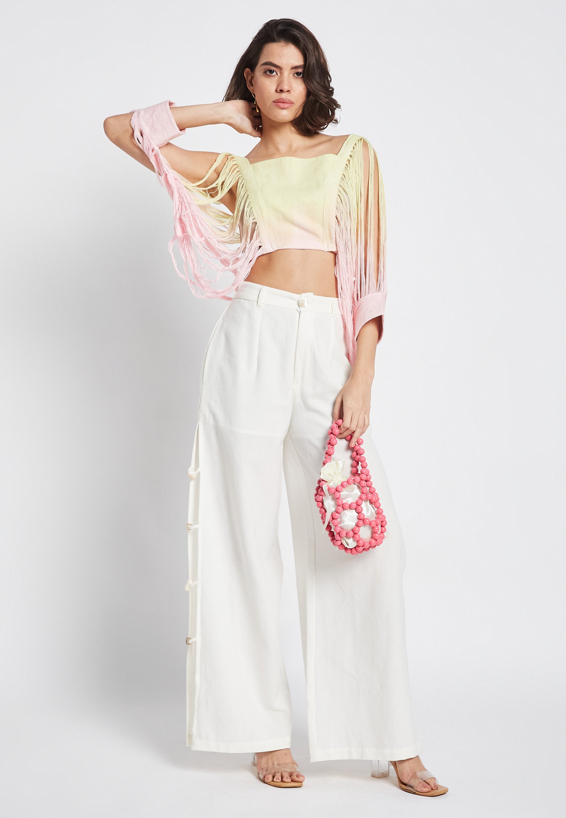 Tapa de lima iluminada por el sol