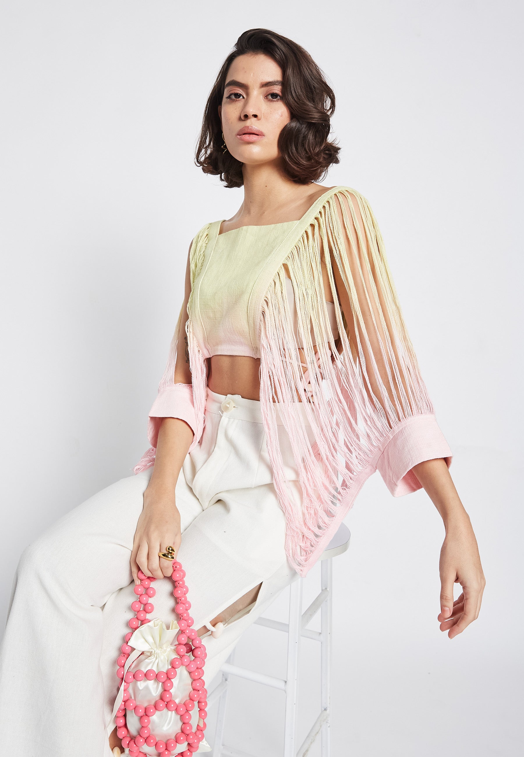 Tapa de lima iluminada por el sol