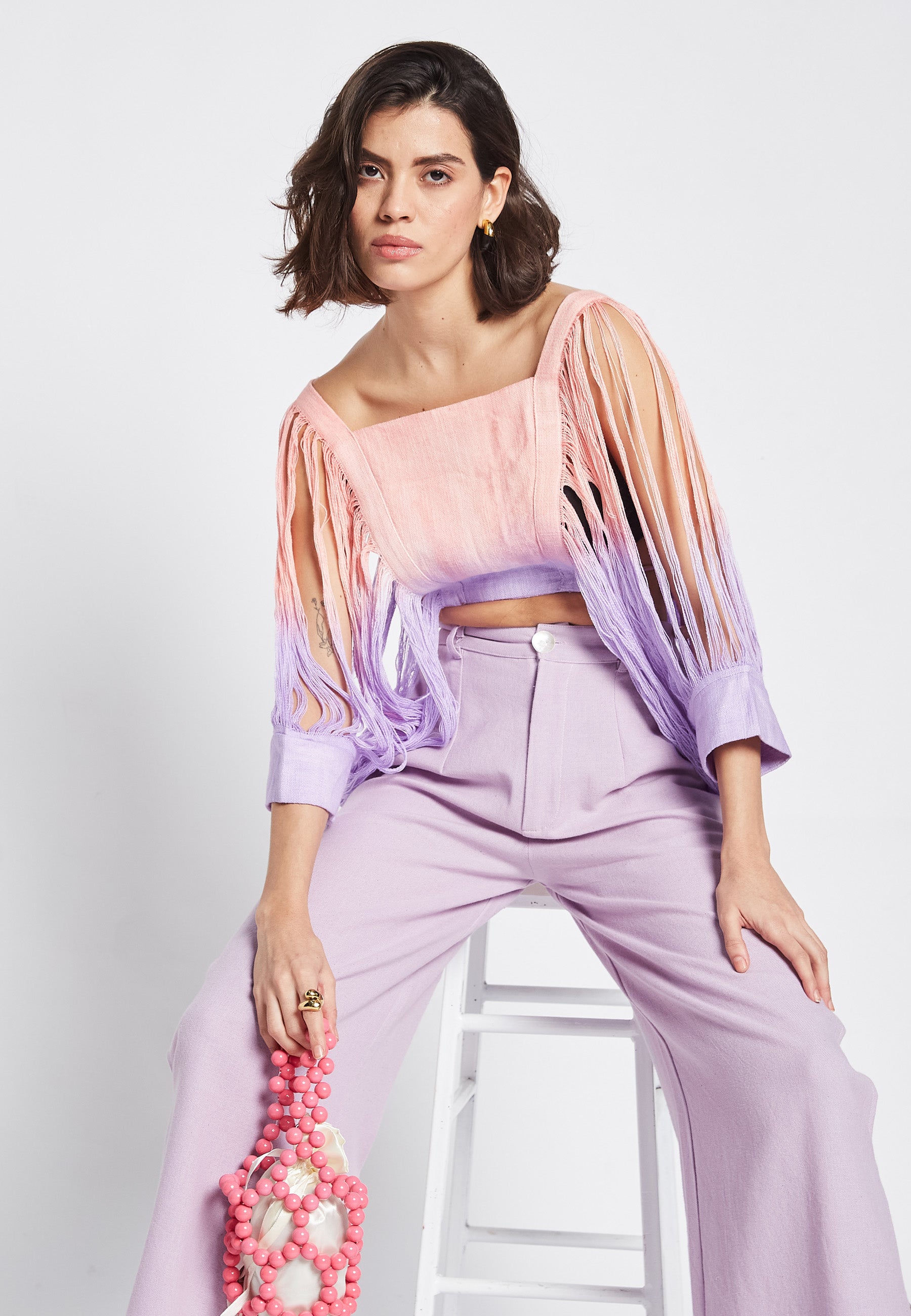 Parte superior de melocotón iluminada por el sol