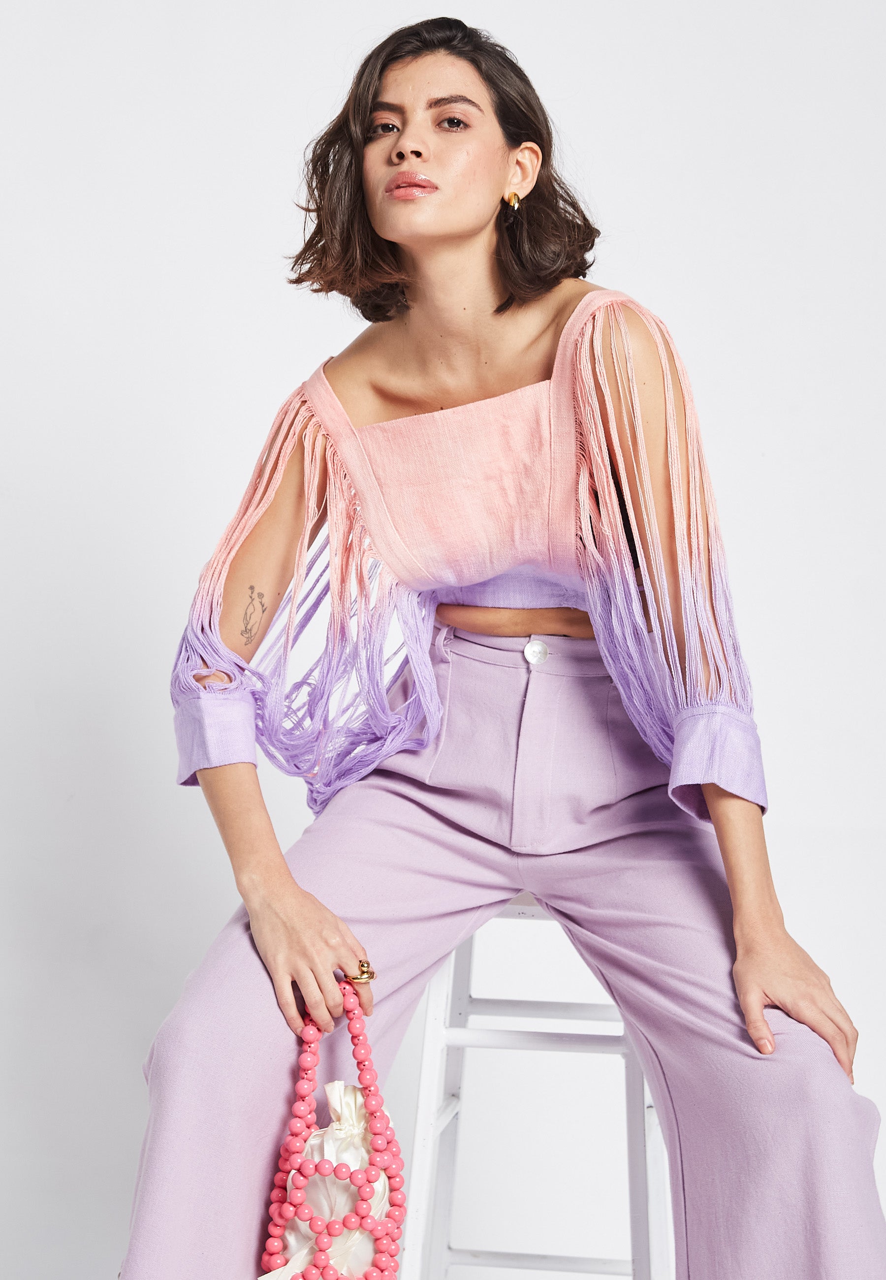 Parte superior de melocotón iluminada por el sol