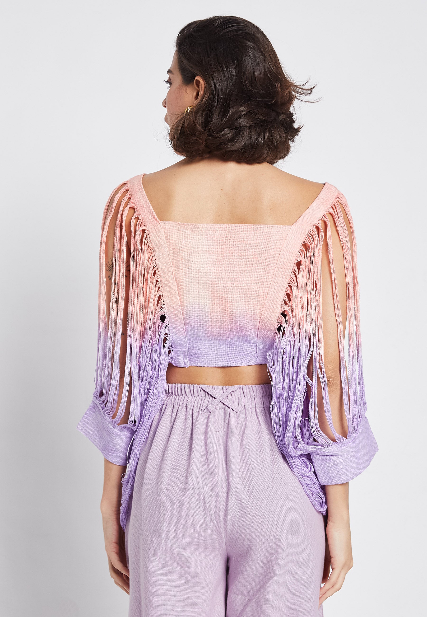 Parte superior de melocotón iluminada por el sol