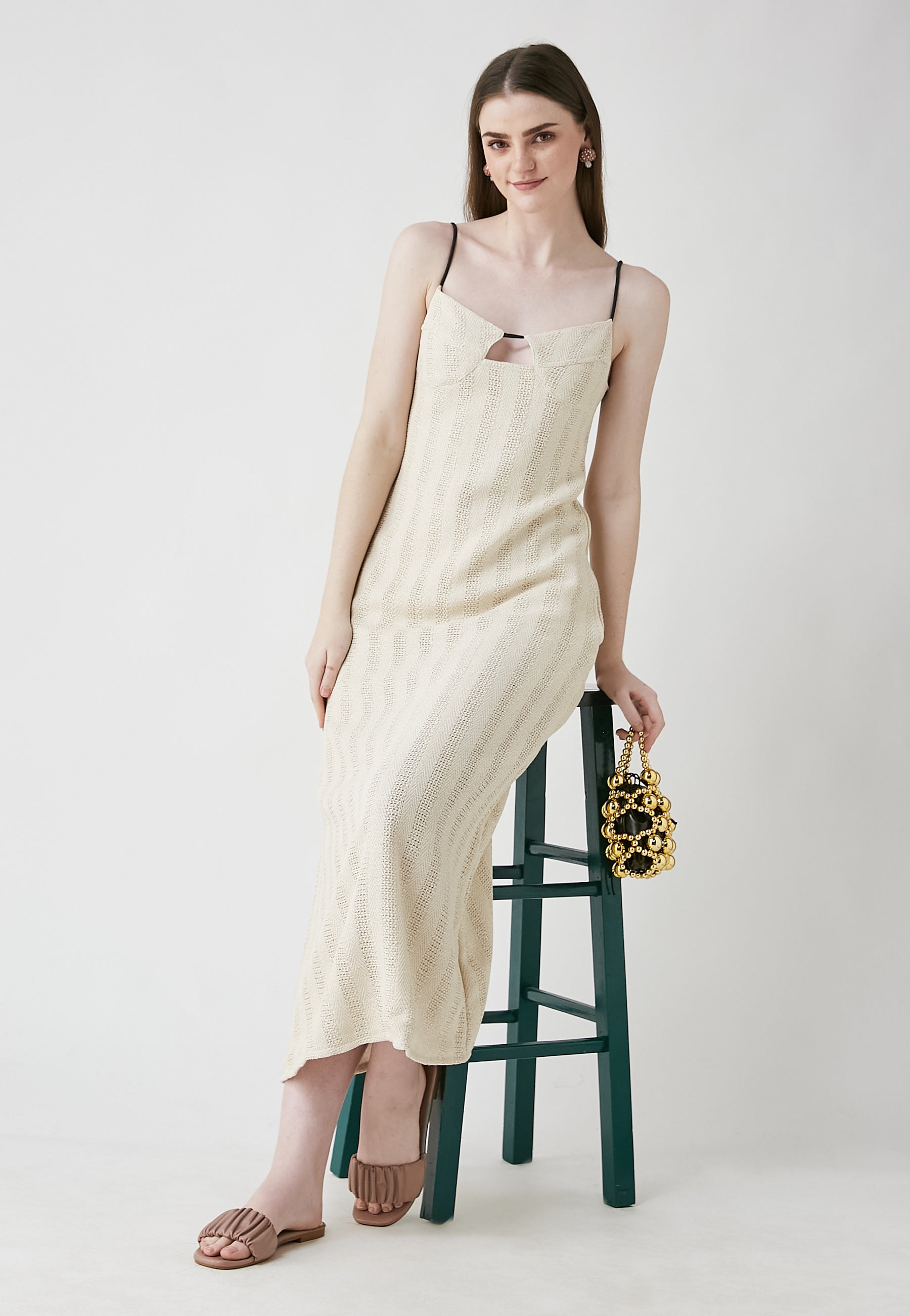 Vestido beige Aria Mai