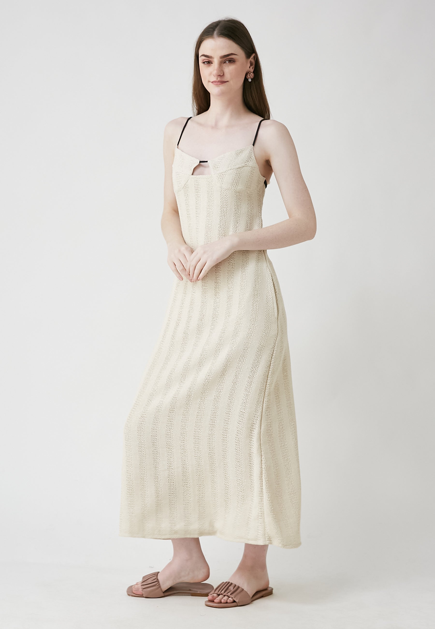 Vestido beige Aria Mai