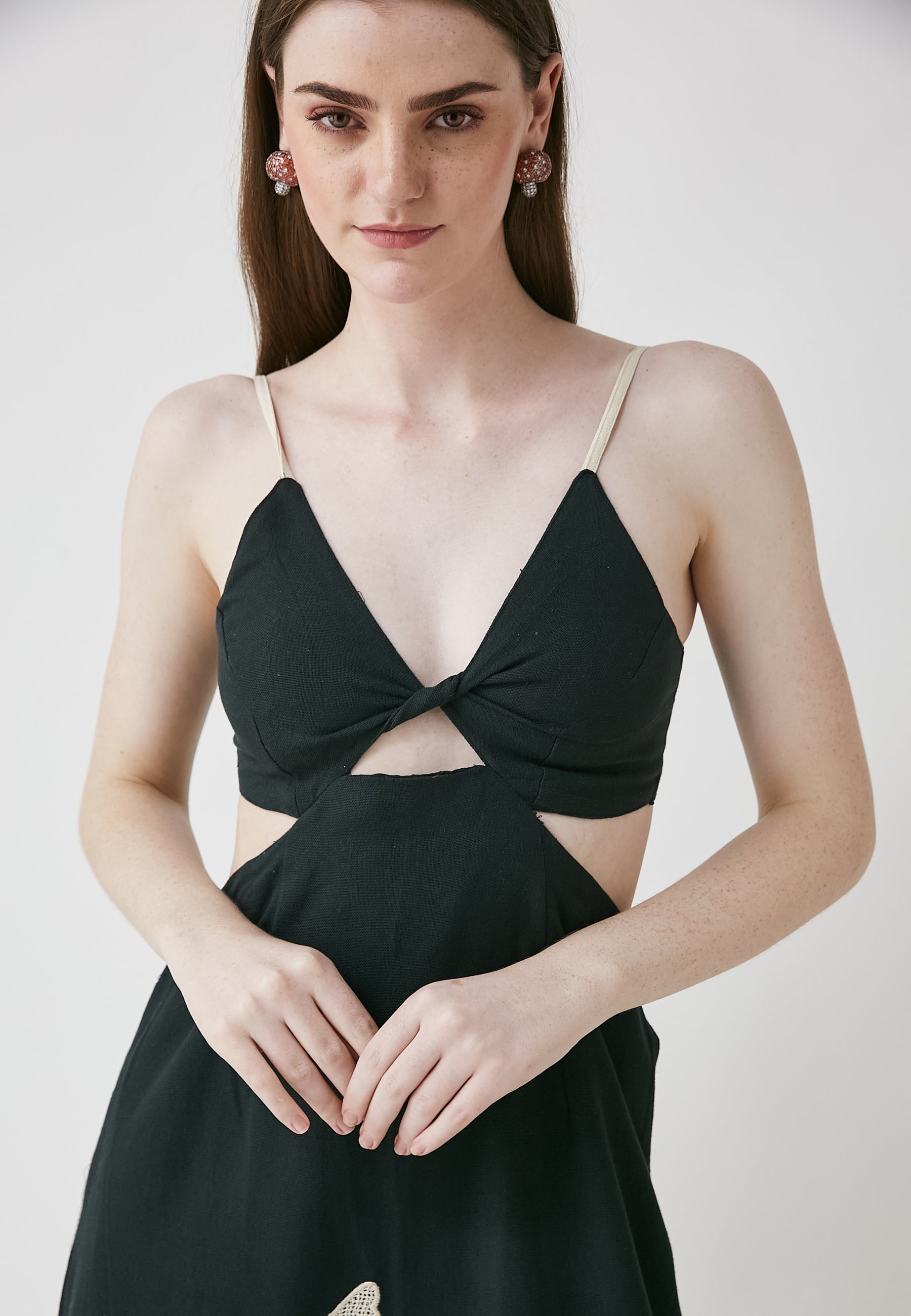 Vestido negro a presión