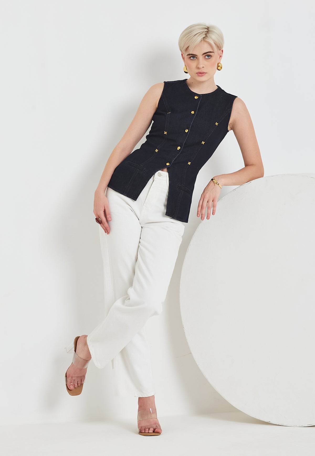 Vasca vest