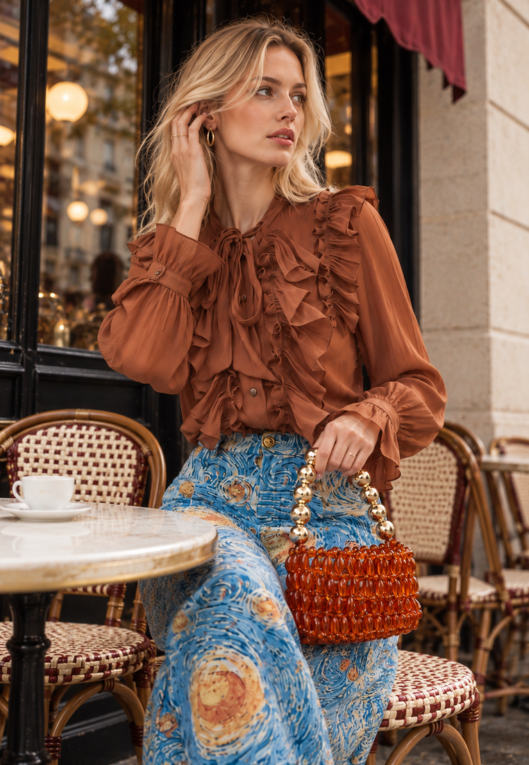 Fien Handbag — Parisian café close editorial — 20261010