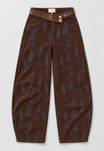 Bild in den Galerie-Viewer laden, Midnight Denim Pants — Parisian café PR flat lay — 20261010
