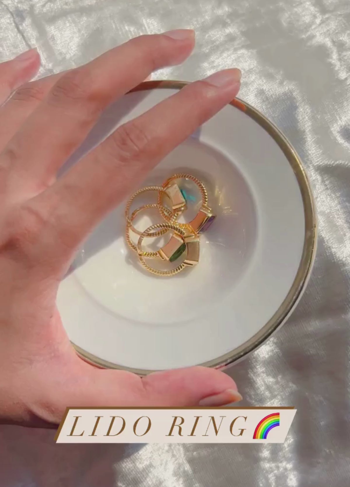 Lido twisted ring