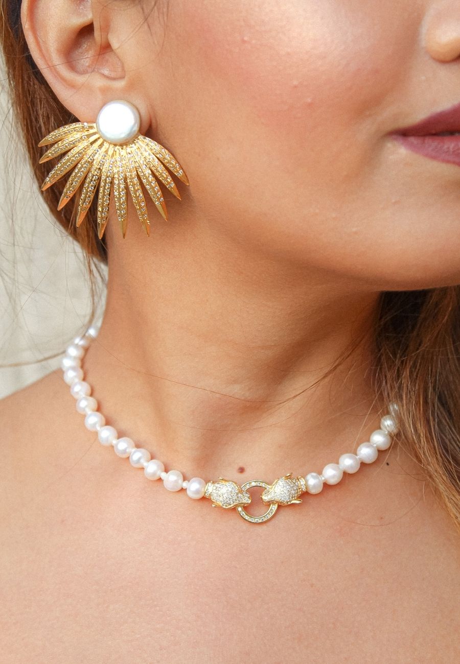 distant romance necklace with pearls Bombay Sunset
