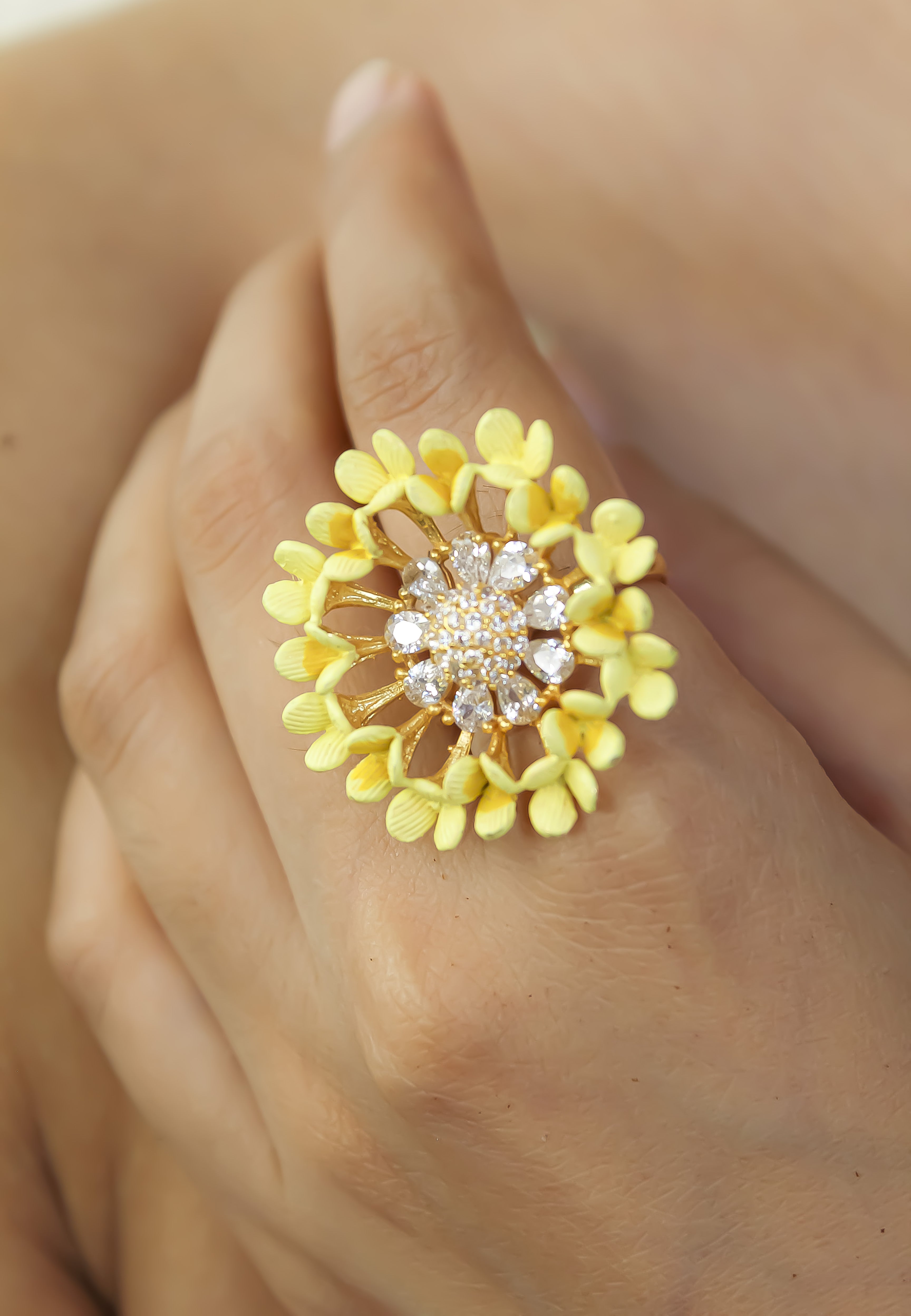 vivid daisy ring Bombay Sunset