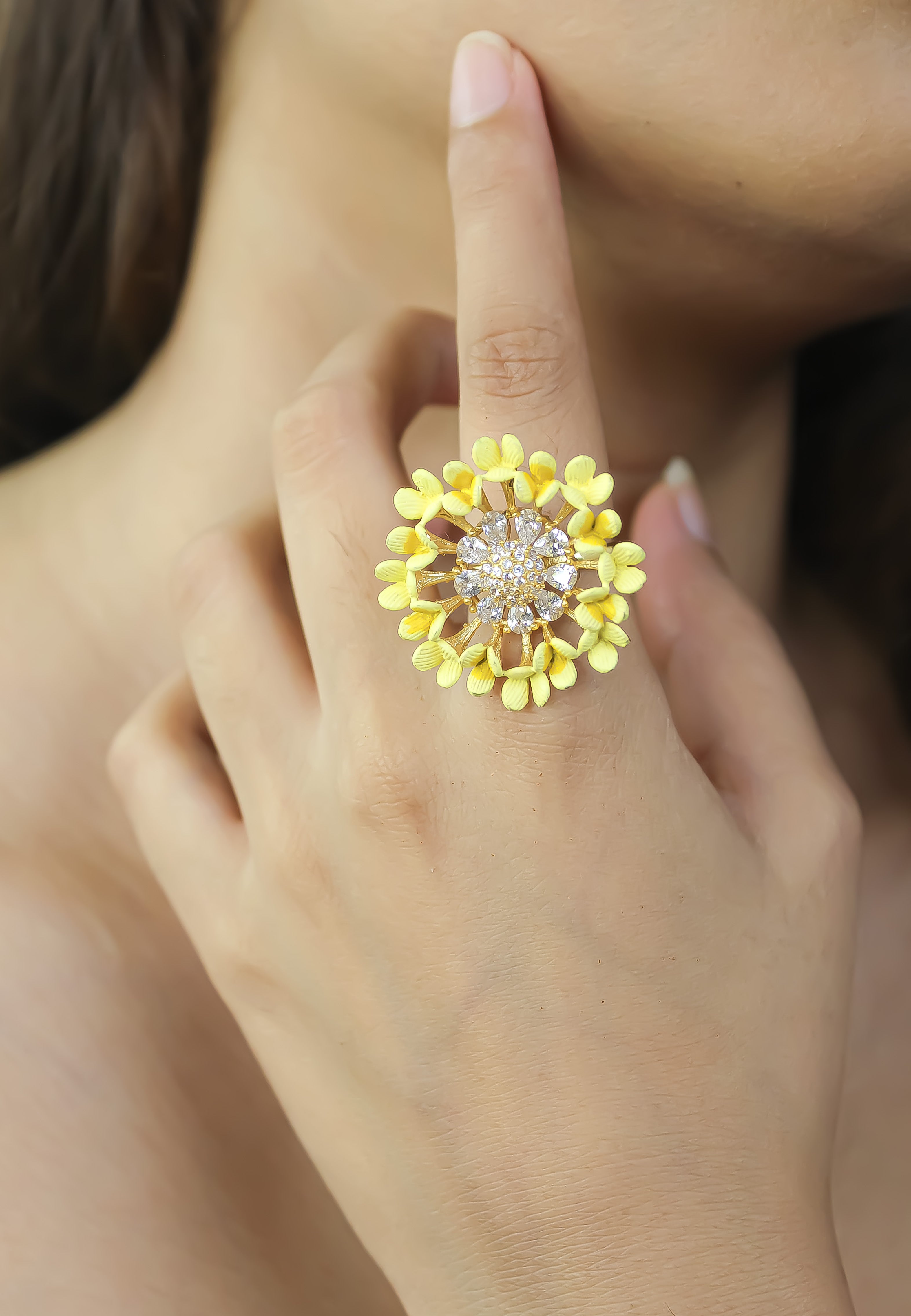 vivid daisy ring Bombay Sunset