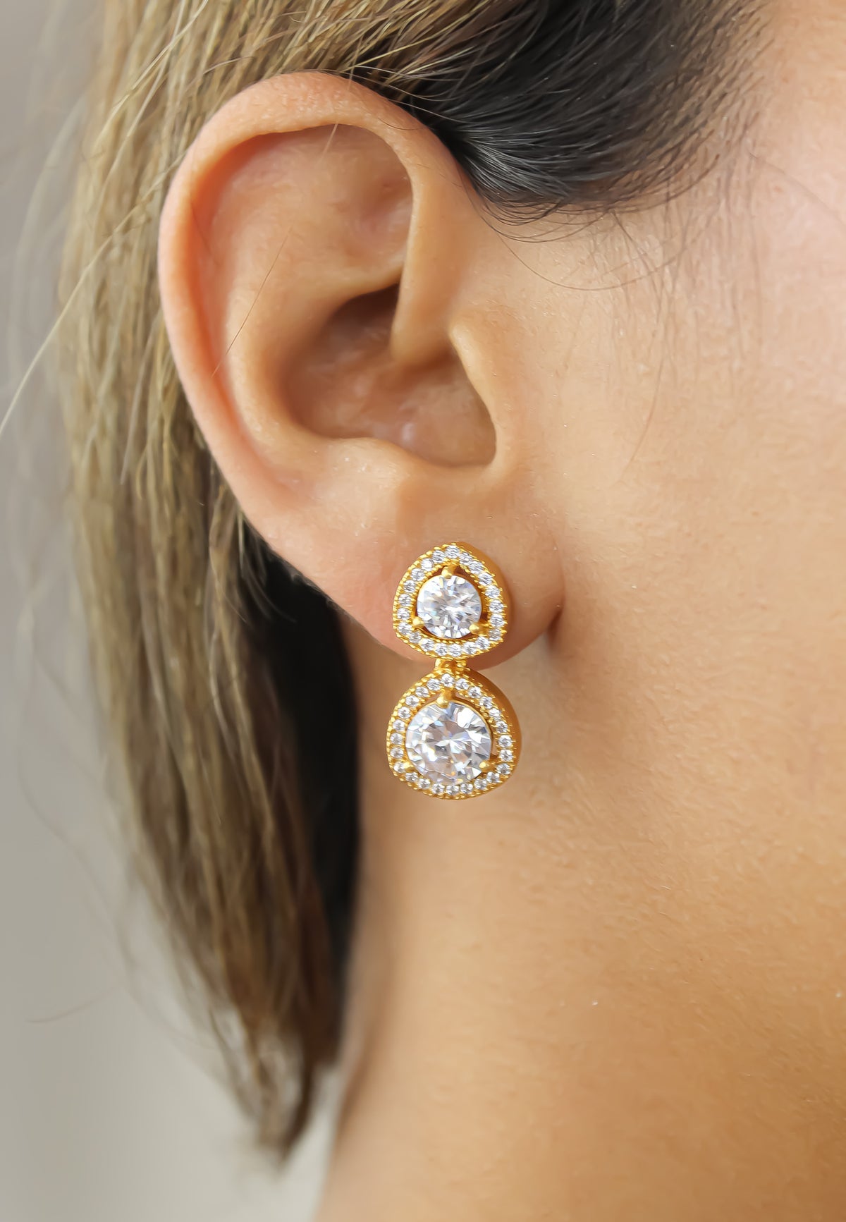 Nikobar stone earrings below 50 boda bodas fiesta invitada bombay sunset