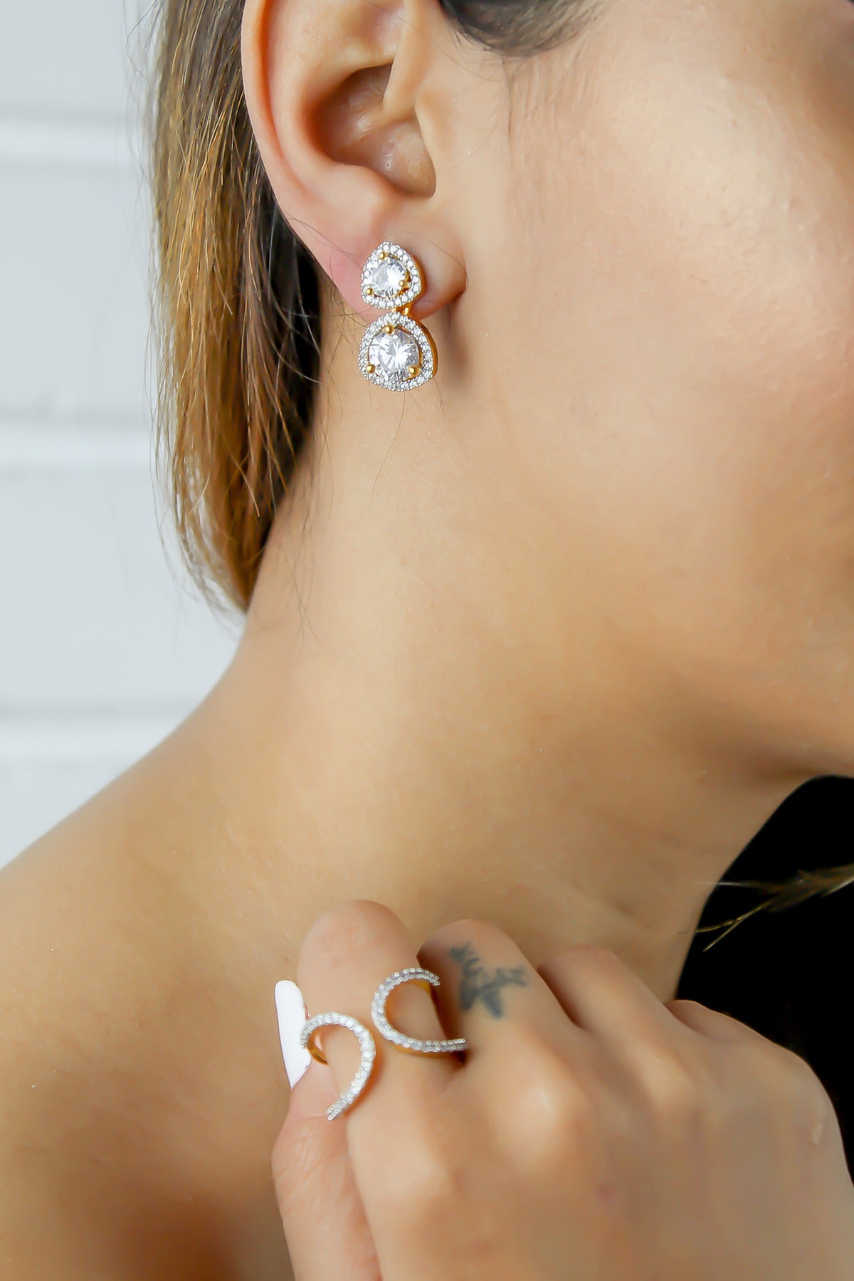 Nikobar stone earrings below 50 boda bodas fiesta invitada bombay sunset